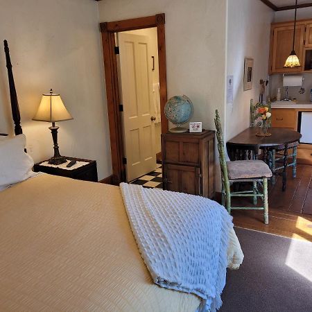 Oak Hill Inn 朱利安 外观 照片