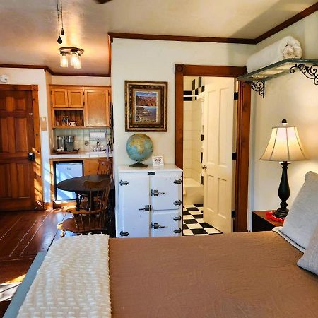 Oak Hill Inn 朱利安 外观 照片